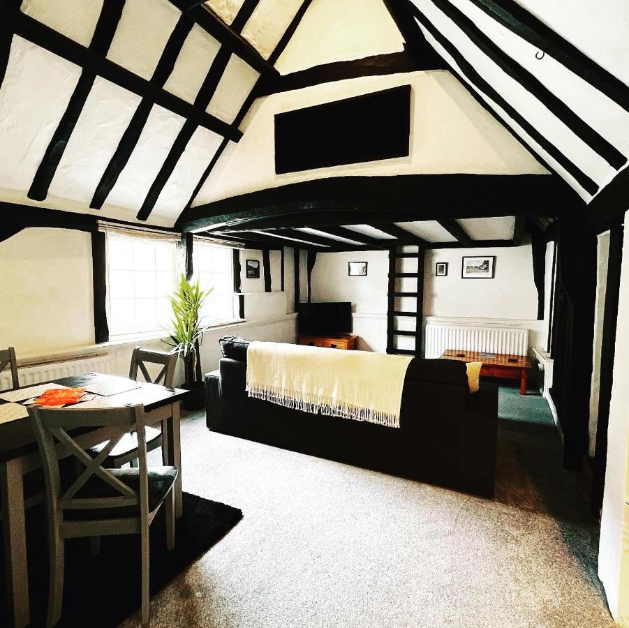 Apartment Historic Grade 2 Listed, Town Centre, St.neots Cambridgeshire *