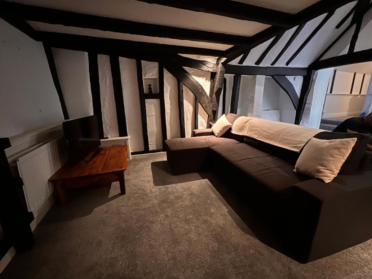 Historic Grade 2 Listed, Town Centre, St.neots Cambridgeshire Apartment *