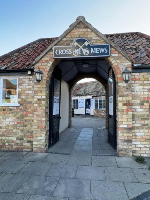 Historic Grade 2 Listed, Town Centre, St.neots Cambridgeshire Apartment Hail Weston